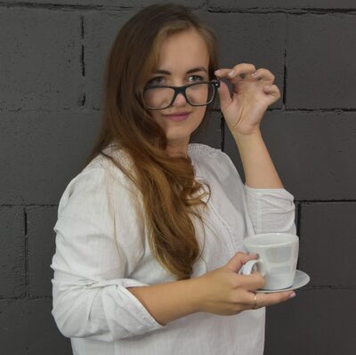 Сколько SEO-специалисты на крупных проектах ждут технической реализации правок: результаты опроса 16261788454596 Анна Бойко